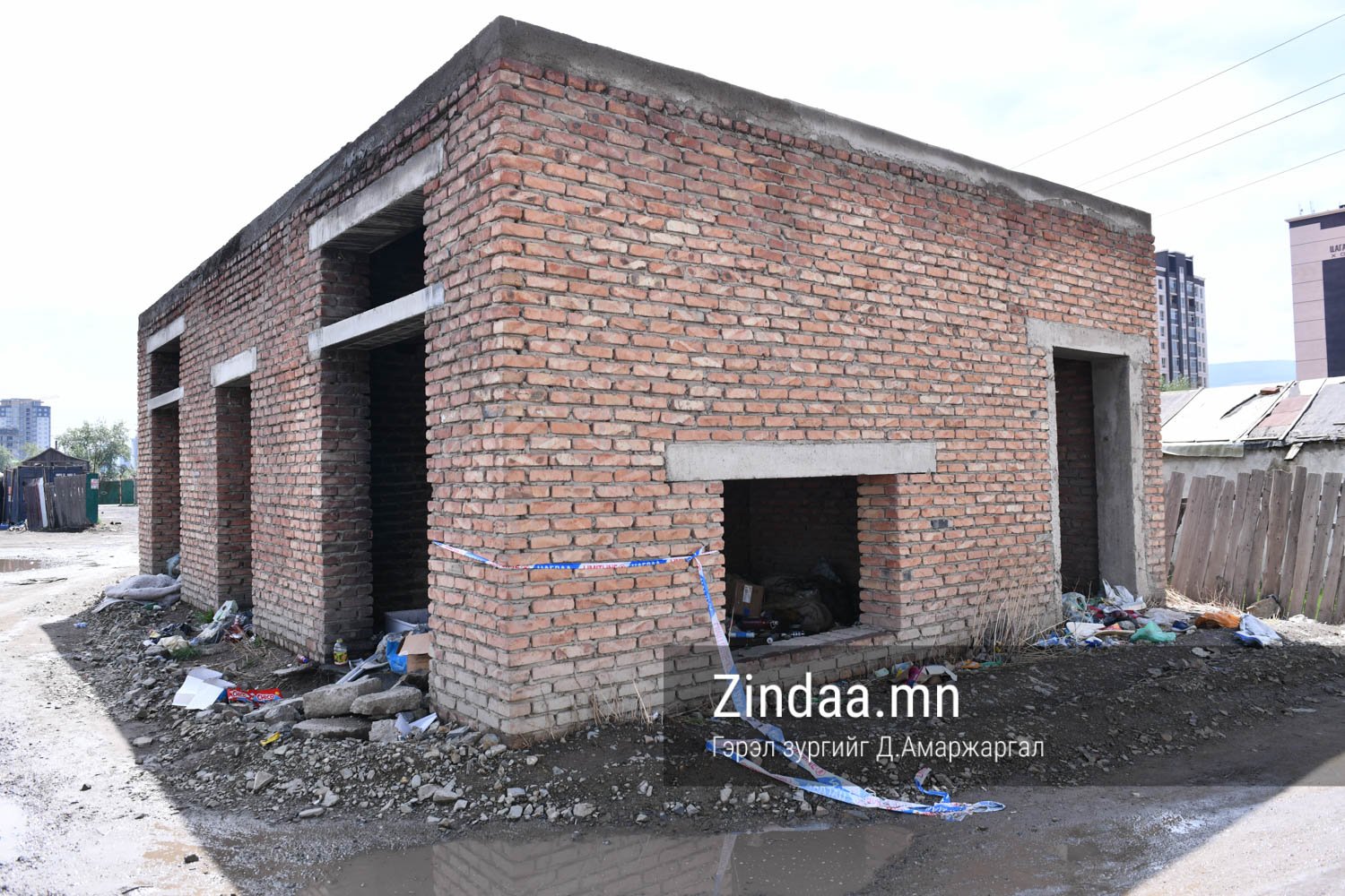 Шуудайтай цогцсыг хогийн цэгээс нааш зөөвөрлөсөн ул мөр бий 