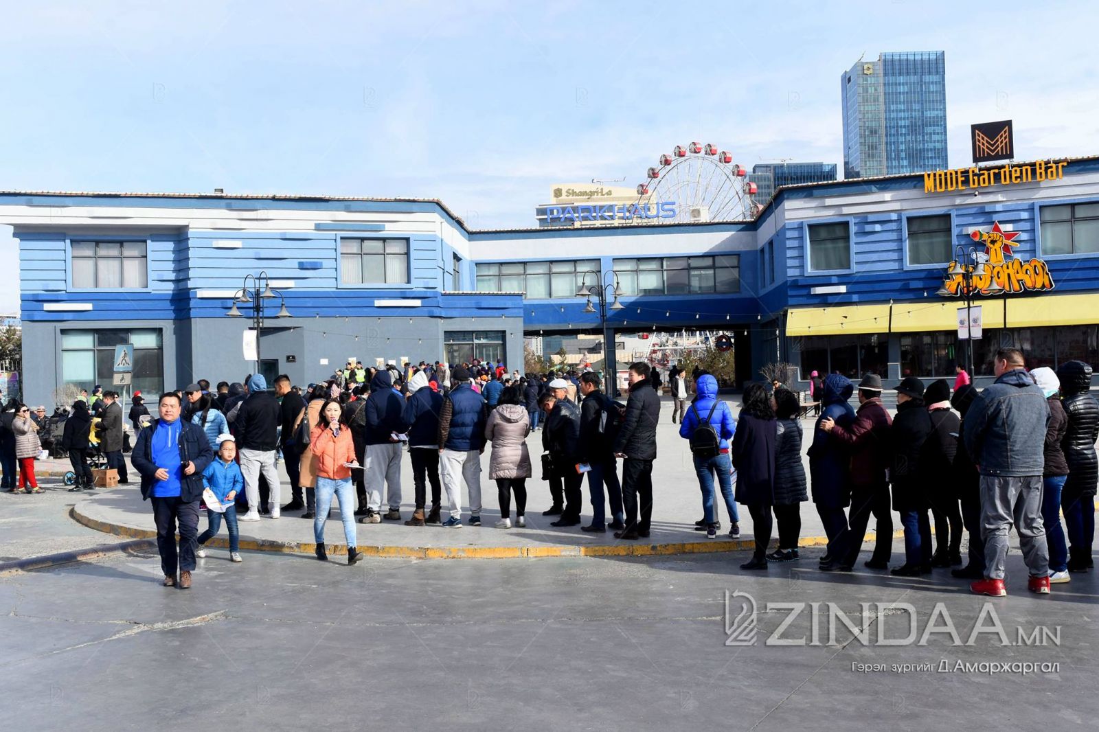 Хүүхдийн парк: Сургалтад хамрагдсан иргэдийг бүртгэх дараалал чирэгдэл учруулж байлаа