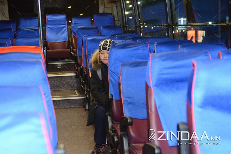 Иргэд сайн мэдээгүйн улмаас зарим автобусанд ганцхан хүүхэд суулаа.