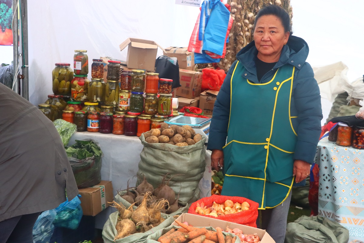 Сэлэнгэ аймгийн ногоочин Б.Цэцэгээ