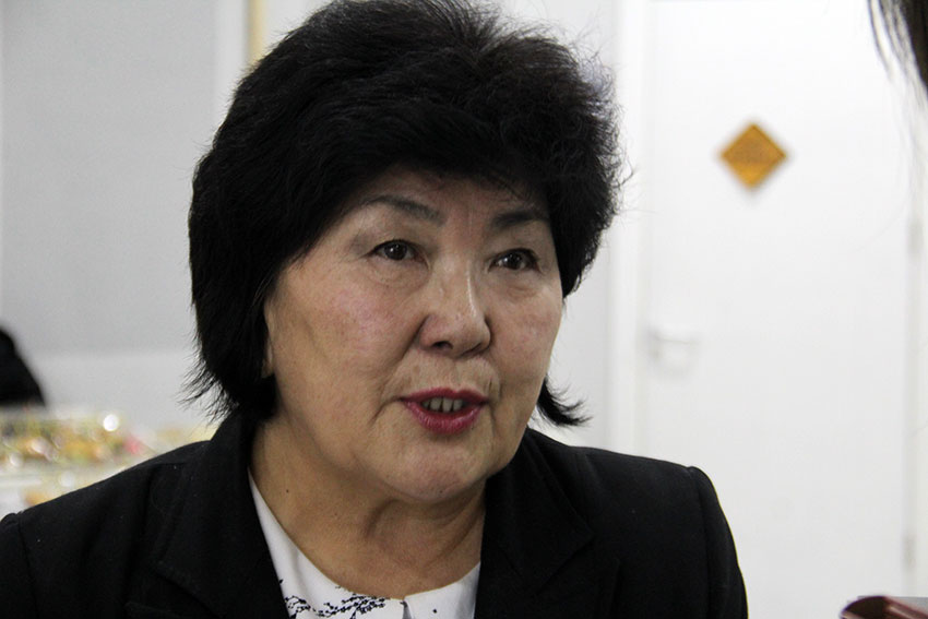 ШУА-ийн Түүх, археологийн хүрээлэнгийн эрдэмтэн нарийн бичгийн дарга, доктор Н.Хишигт