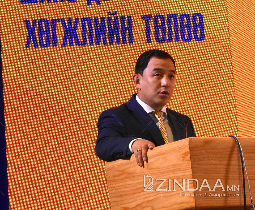 Засгийн газрын Хэвлэл мэдээлэл, олон нийттэй харилцах хэлтсийн ахлах референт Ө.Золбаяр