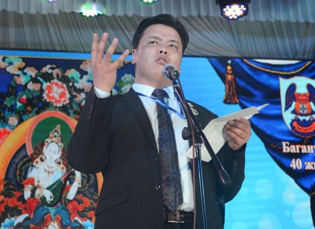 Яруу найрагч О.Цэнд-Аюуш